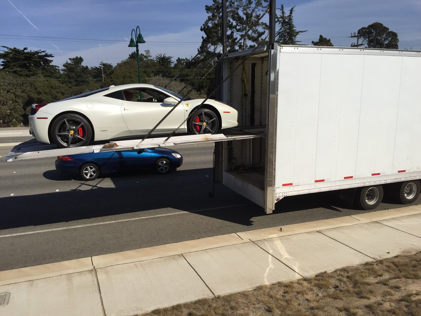 Alpha Auto Finders enclosed vehicle shipping Stillwater Oklahoma